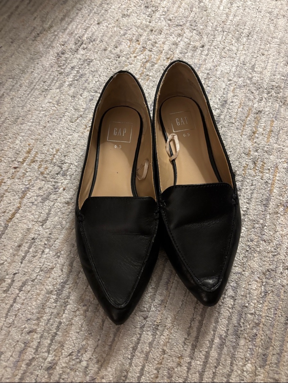 GAP Black Pointed-Toe Leather Loafers